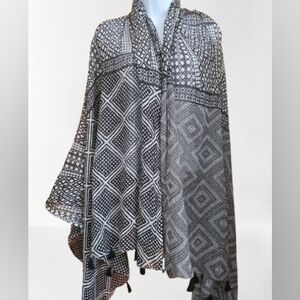 Charlie Paige Tassel Cotton Wrap Scarf 70"x43"  Geometric Design